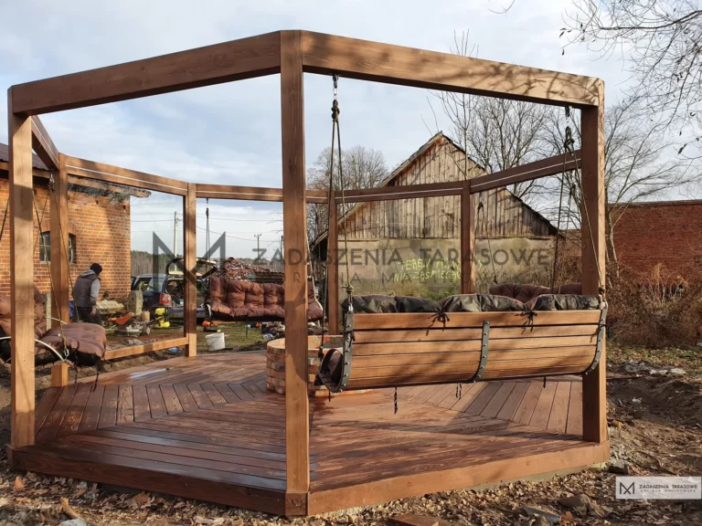 pergola z huśtawkami