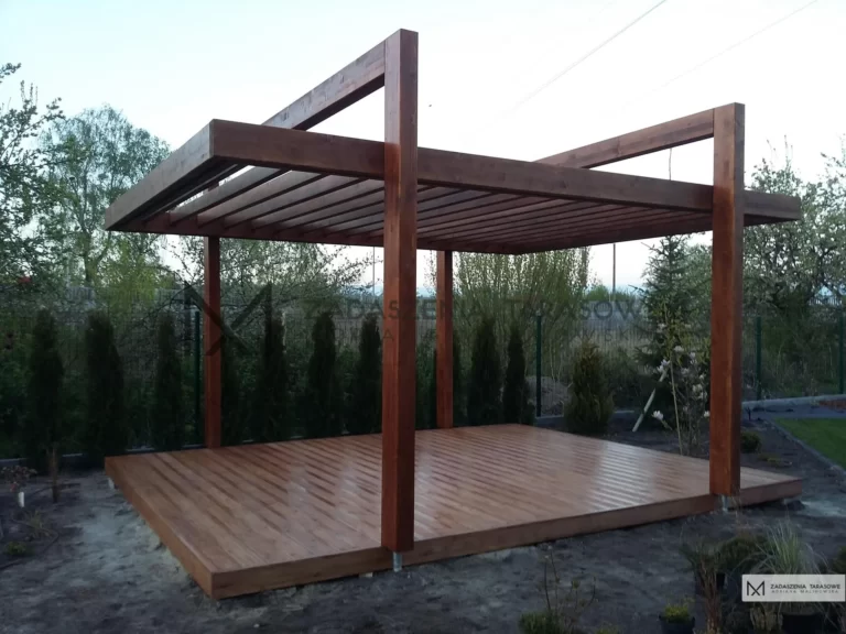 wolnostojąca altana z podłogą