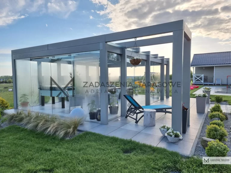 altana wolnostojąca ze szkłem