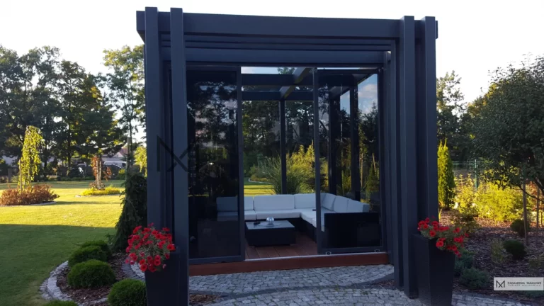 altana z ciemnym szkłem