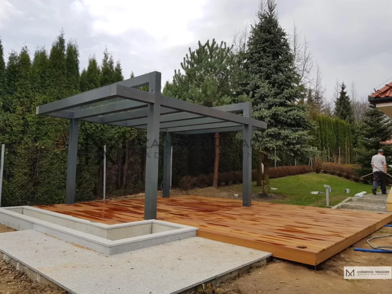 altana z tarasem drewnianym