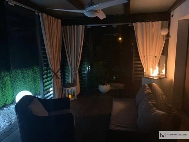 aranżacja tarasu z zasłonami
