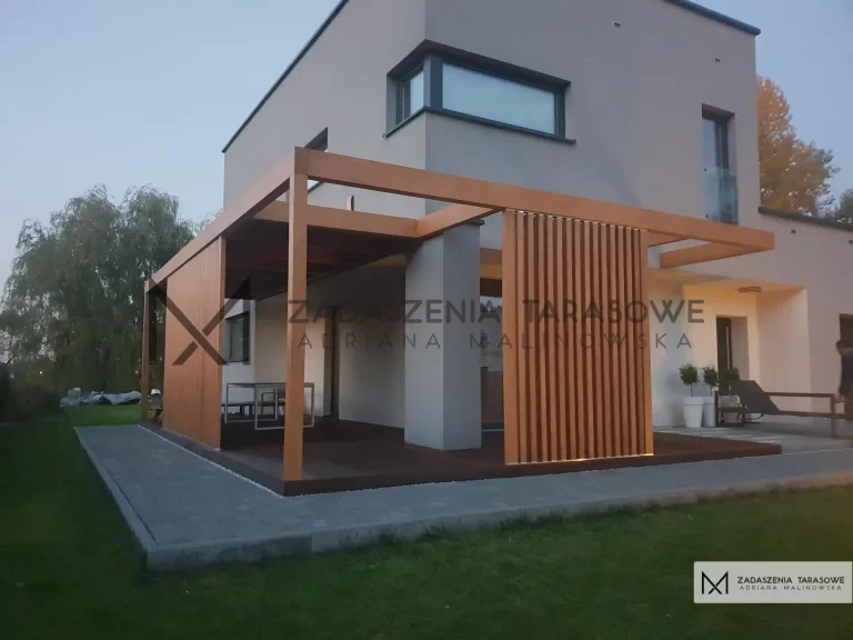 pergola z lamelami na tarasie