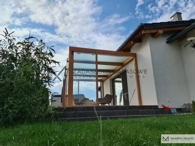 szkło mleczne w zadaszeniu