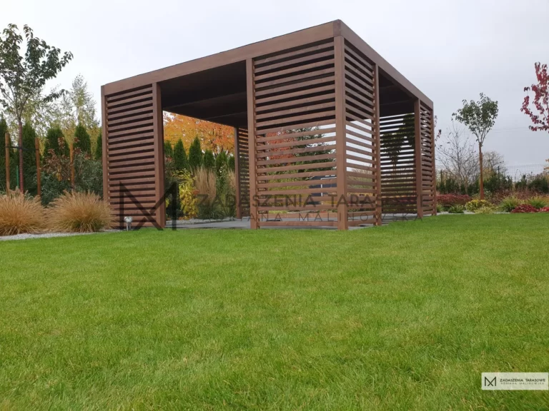 klasyczna altana do ogrodu