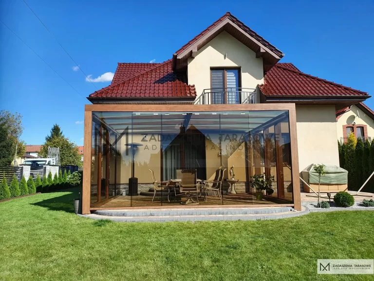 zadaszenie tarasu ze szkłem