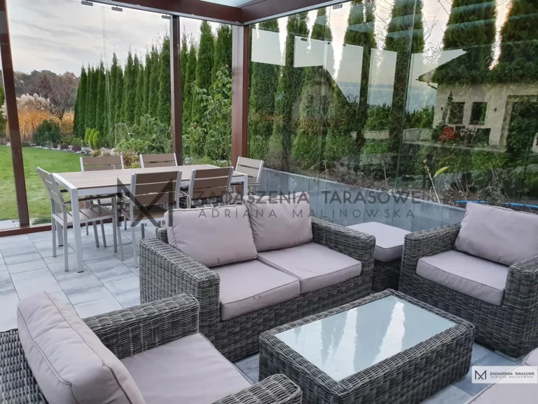 nowoczesna altana moduowa z meblami