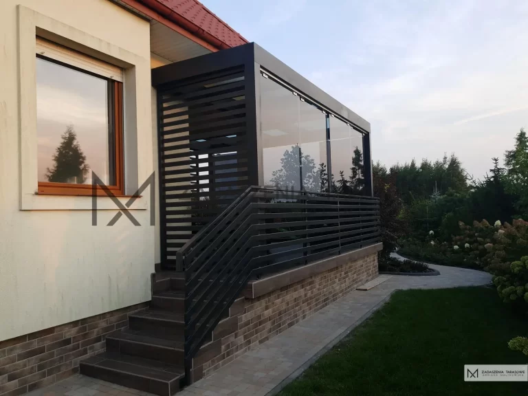 Balustrada z zadaszeniem