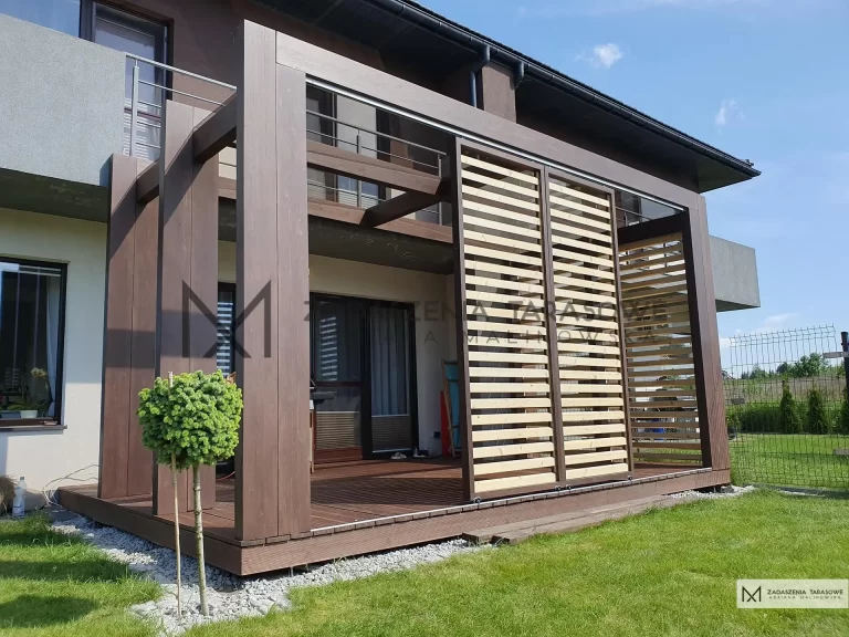 zadaszenie tarasu z ażurami