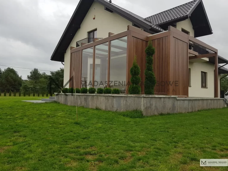 zamknięte lamele w pergoli