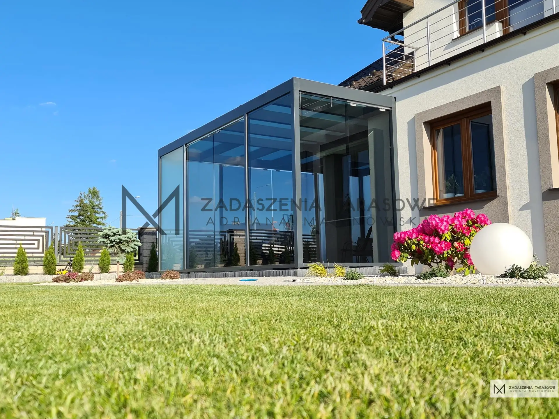 pergola zabudowa tarasu w ogrodzie