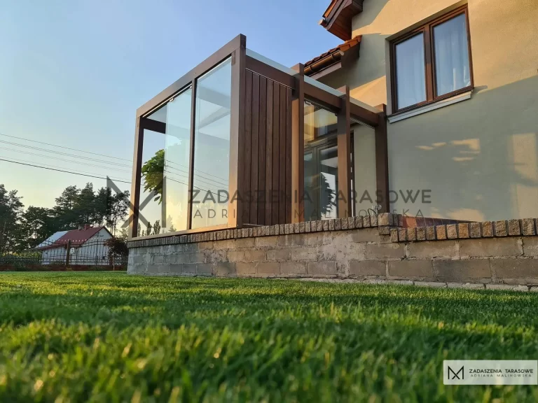 zadaszenie z lamelami obrotowymi