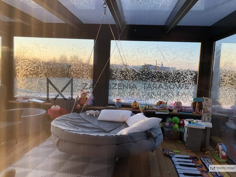 ogród zimowy szron na szkle