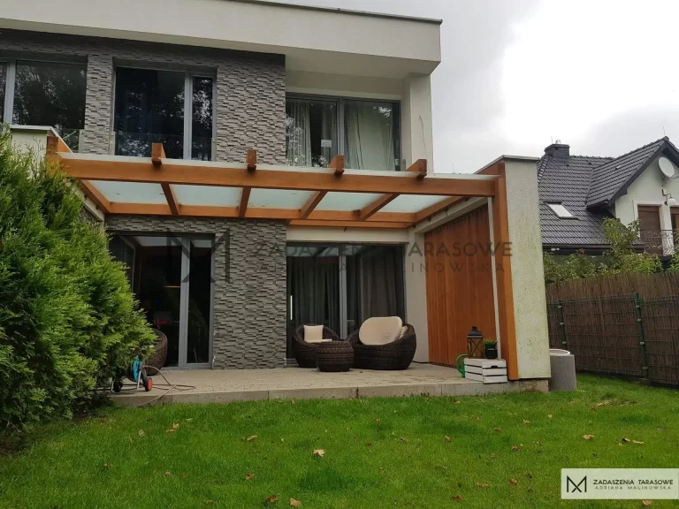 taras z kostki brukowej z zadaszeniem