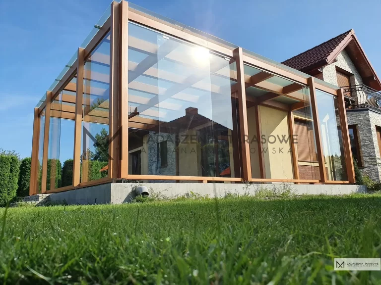 Zadaszenie ze szkłem