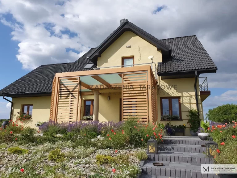 zadaszenie z zabudową tarasu