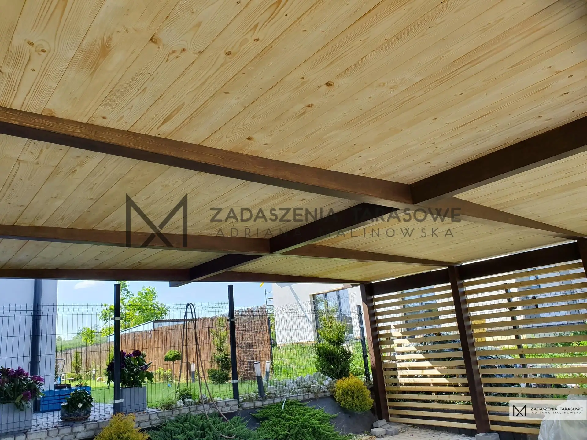 z czego dach w garażu