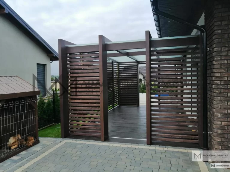 zadaszony taras na kostce brukowej