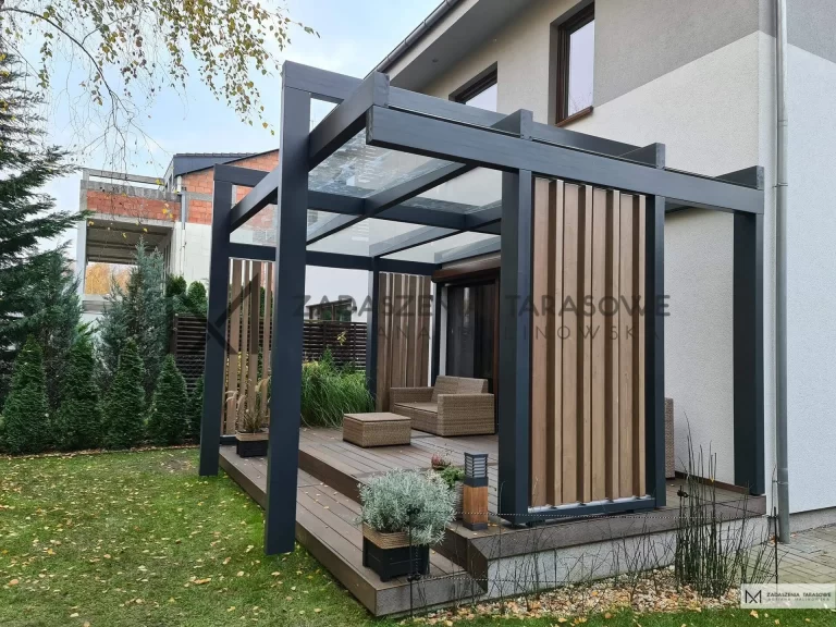 dwukolorowe zadaszenie tarasu
