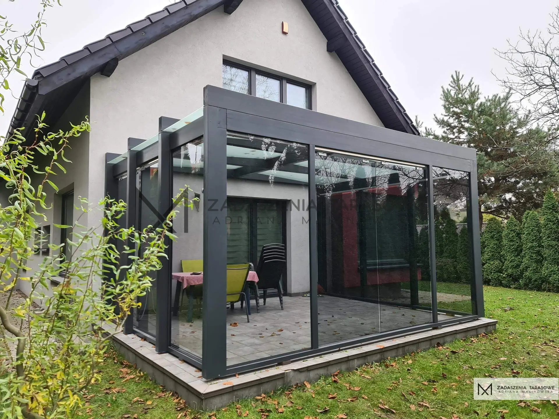 nowoczesne zadaszenia ze szkłem