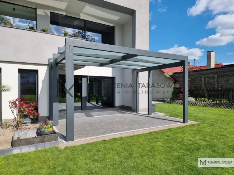 lamelowe zadaszenie ogrodowe drewniane