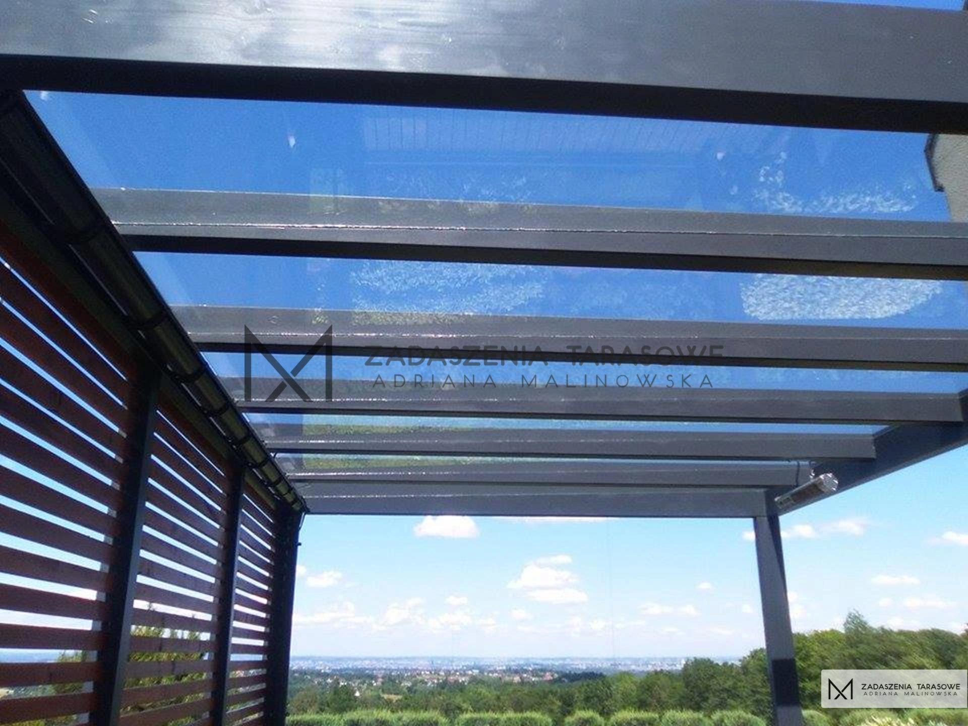 eleganckie zadaszenie tarasu ze szkłem akustycznym