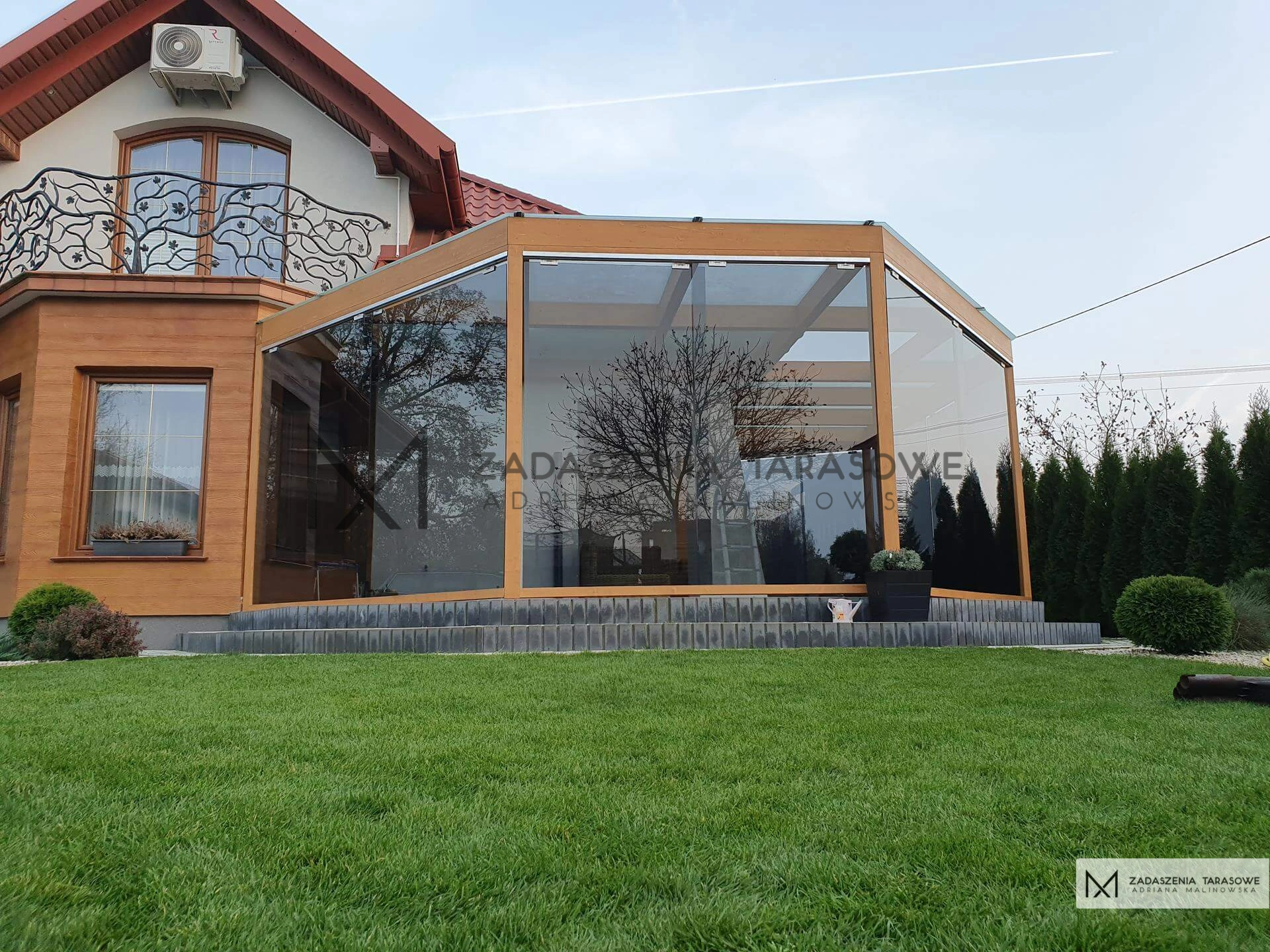 zadaszenie ogrodowe ze szkłem
