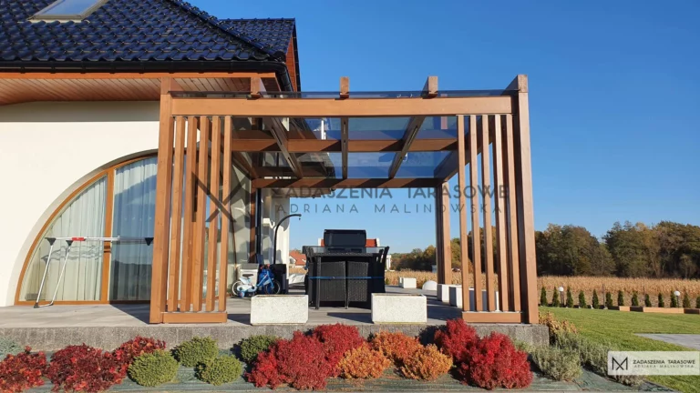 Profile led pod zadaszeniem z lamelami