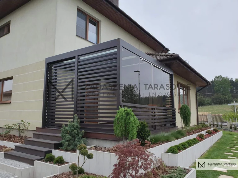 nowoczesny taras w szkle brązowym
