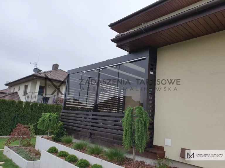 nowoczesny taras w szkle z balustradą