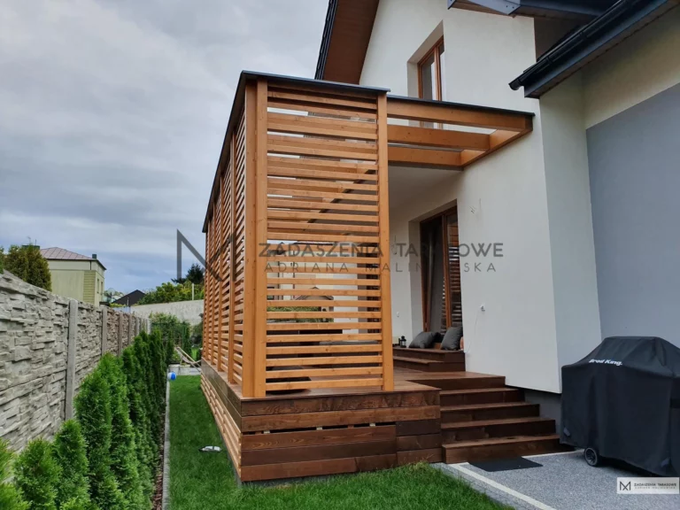 zadaszenie mocowane do balkonu nowoczesne