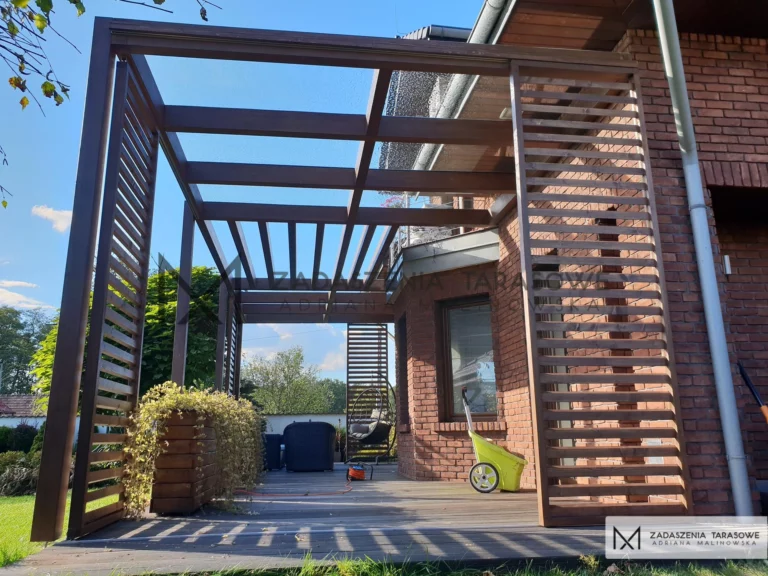 zadaszenie z mokrym szkłem