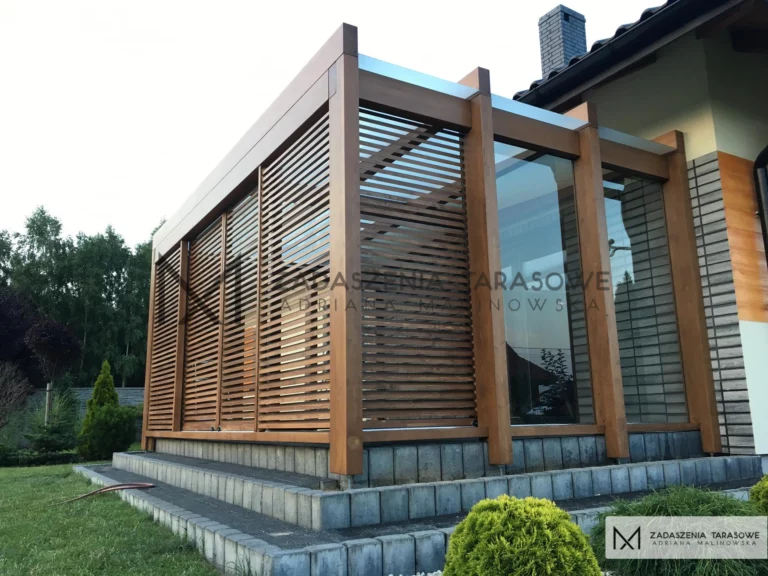 zadaszenie przed domem