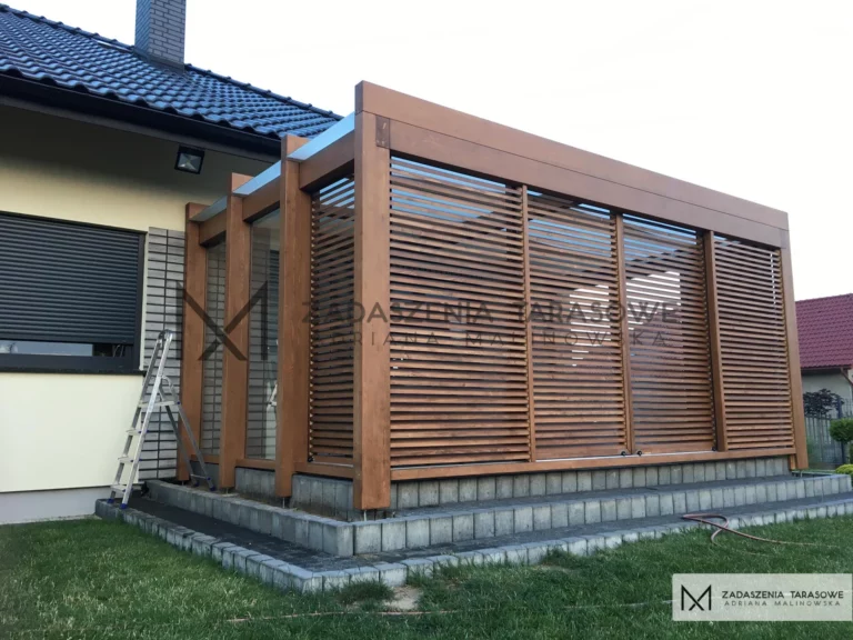 zadaszenie przed domem nowoczesne