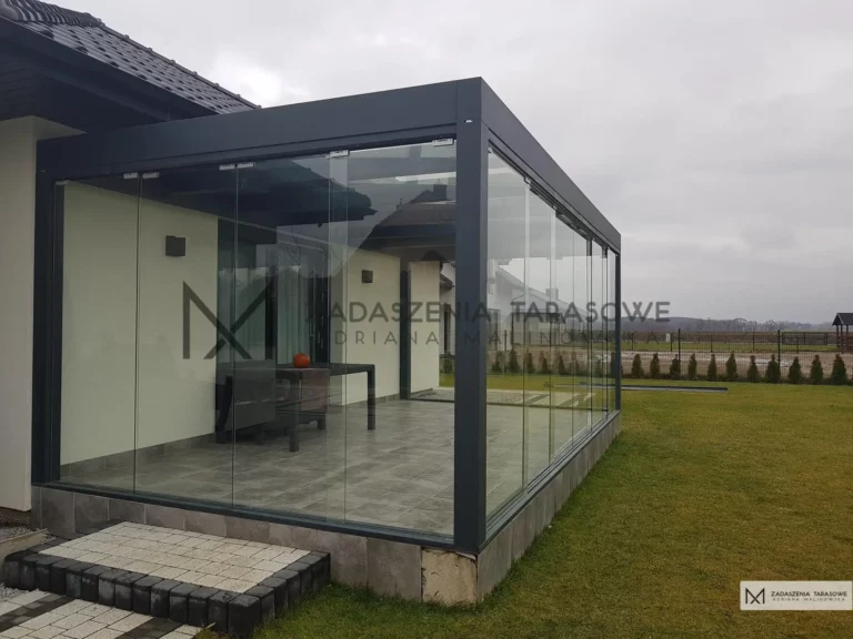 zadaszenie antracytowe z szkłem