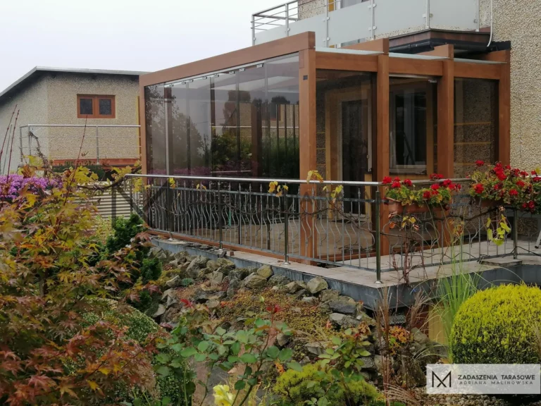 zadaszenie ze szkłem
