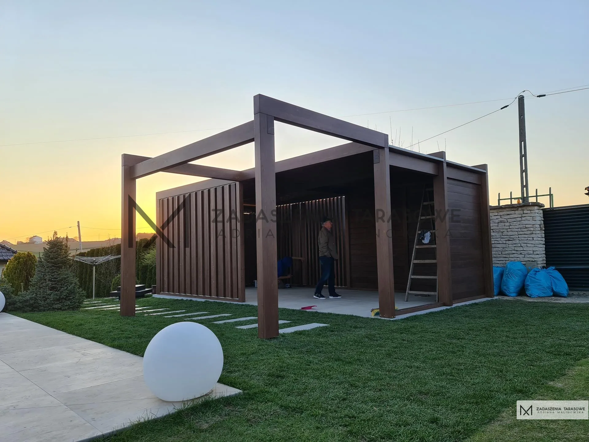 altany ogrodowe nowoczesne duże z lamelami