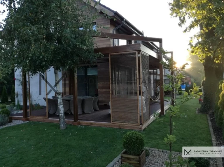 narożna pergola nowoczesna z żaluzjami