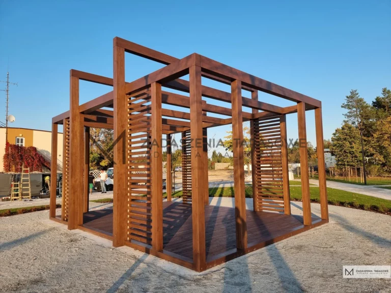 altana nowoczesna w słońcu