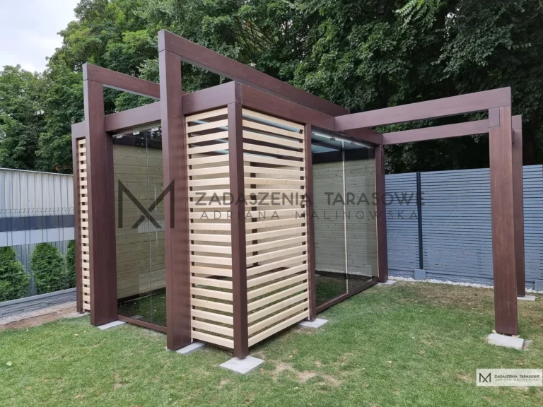Drewniana altanka do ogrodu