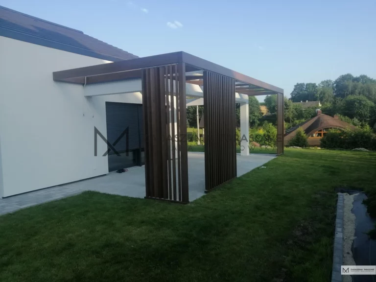 betonowy wieniec z zadaszeniem narożnym