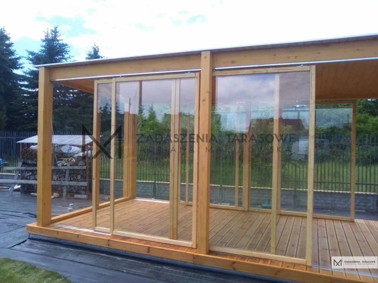 taras z altaną i szkłem