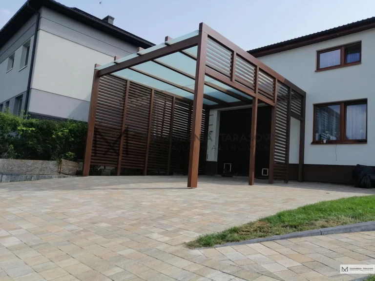 garażowa wiata drewniana