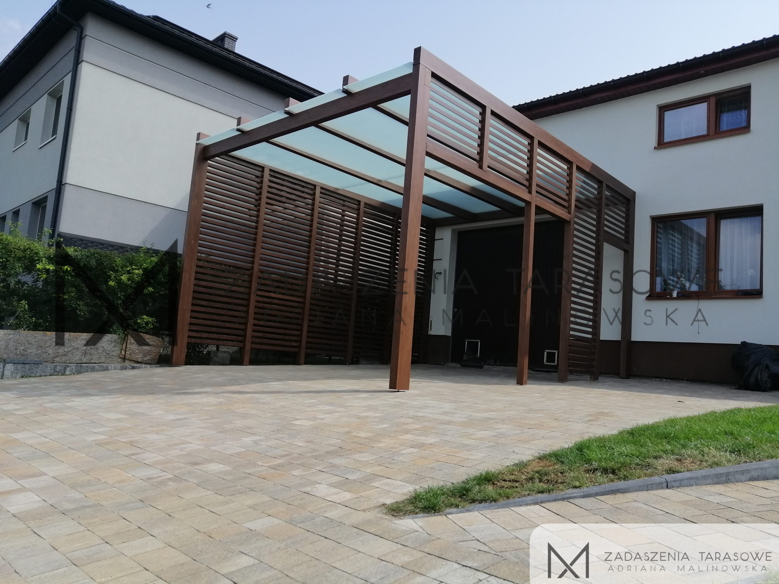 garażowa wiata drewniana