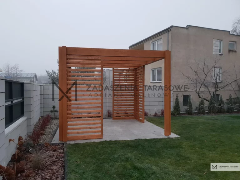 mała altana do ogrodu wypoczynkowa