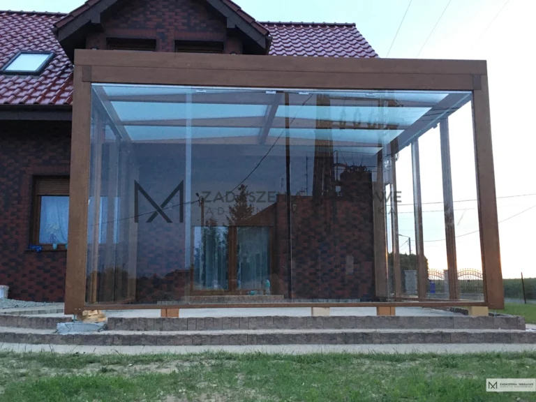 minimalistyczne zadaszenie tarasowe