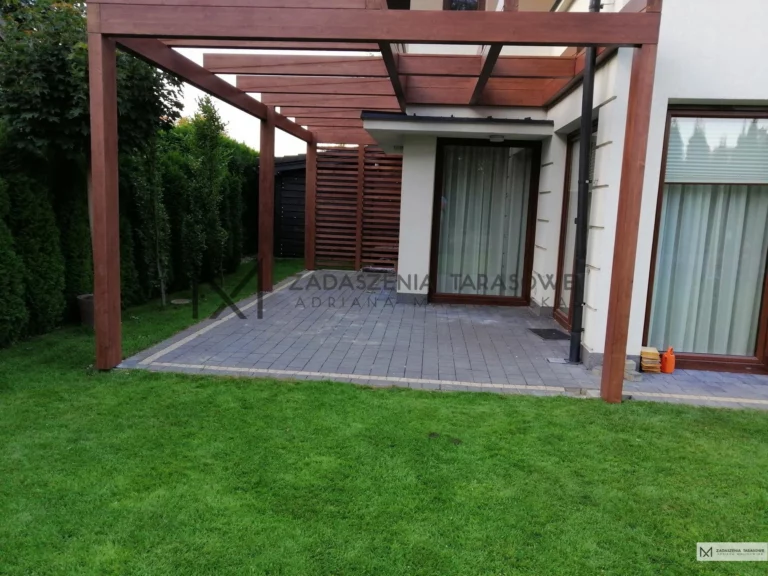 narożna pergola tarasowa prosta