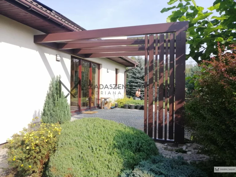 proste zadaszenie nowoczesne z lamelami