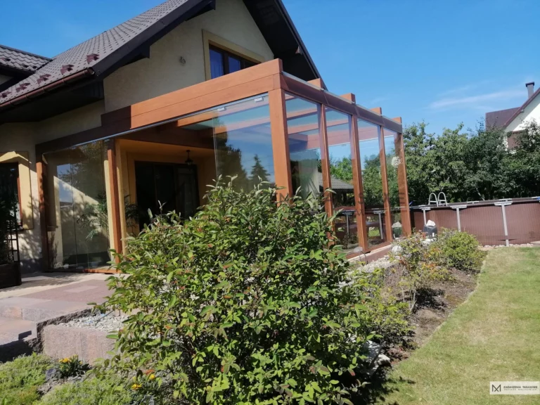 zabudowa na taras ze szkłem