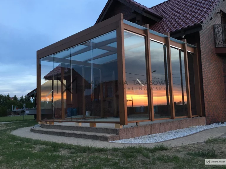 zadaszenie szkłem minimalistyczne